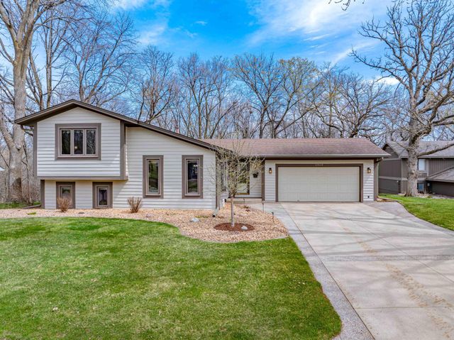 112117 Haering Circle, Chaska, MN 55318