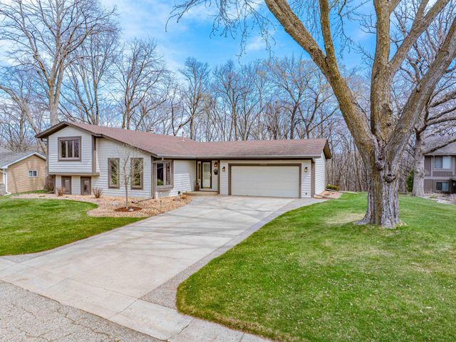 112117 Haering Circle, Chaska, MN 55318