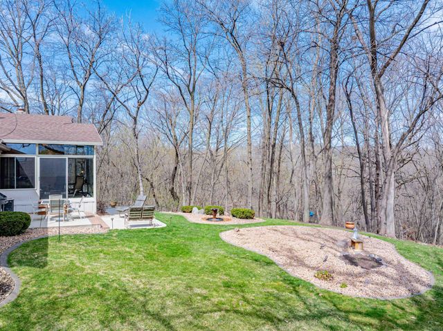 112117 Haering Circle, Chaska, MN 55318