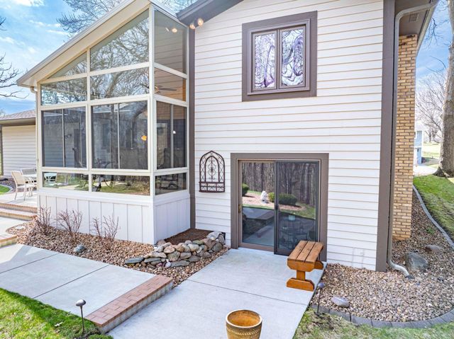 112117 Haering Circle, Chaska, MN 55318