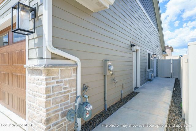 1207 W FAIR LN, Post Falls, ID 83854