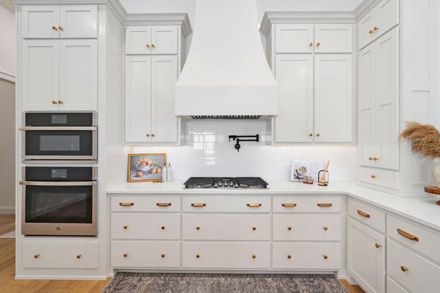 6041 S Dollison Avenue, Springfield, MO 65810