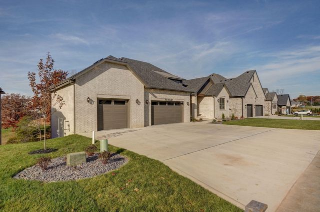 6041 S Dollison Avenue, Springfield, MO 65810