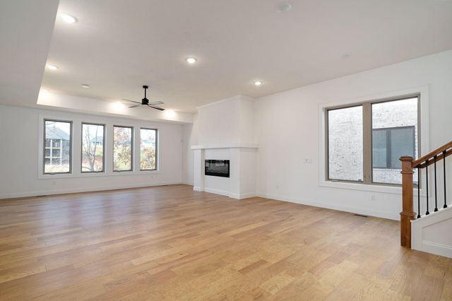 6041 S Dollison Avenue, Springfield, MO 65810