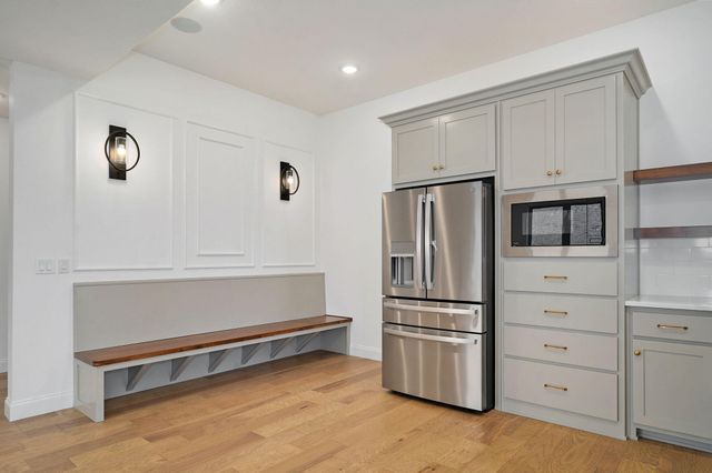 6041 S Dollison Avenue, Springfield, MO 65810