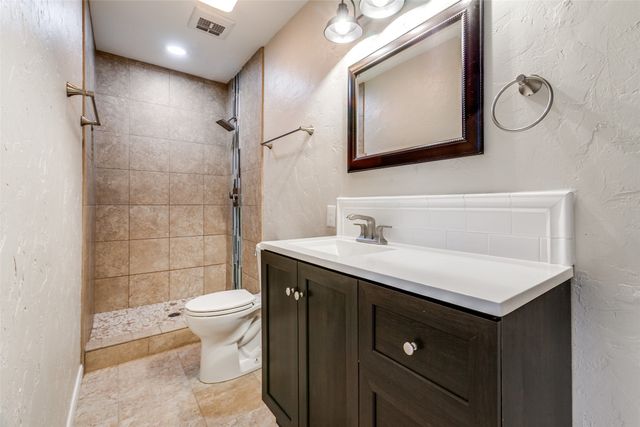 822 Fontana Avenue, Richardson, TX 75080