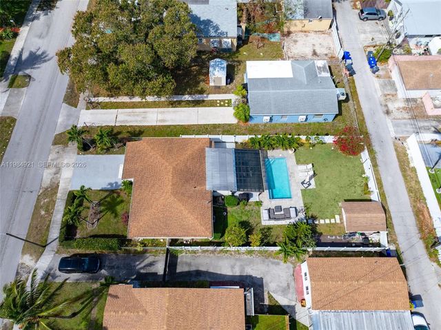 1935 Arthur St, Hollywood, FL 33020