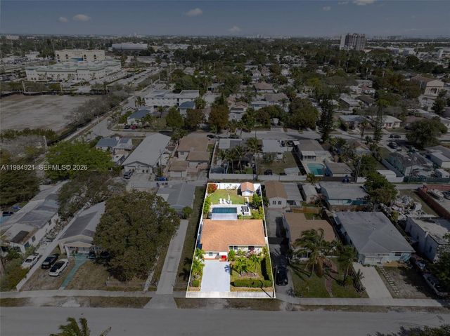 1935 Arthur St, Hollywood, FL 33020