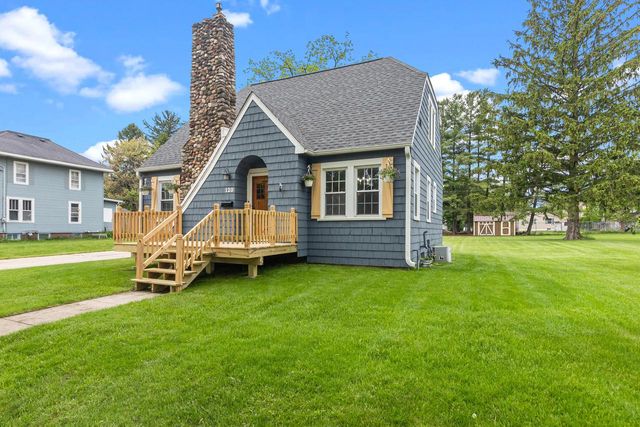 120 S Jackson STREET, Elkhorn, WI 53121