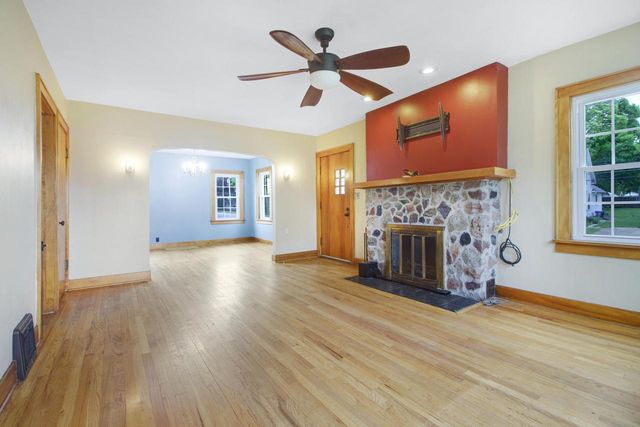 120 S Jackson STREET, Elkhorn, WI 53121