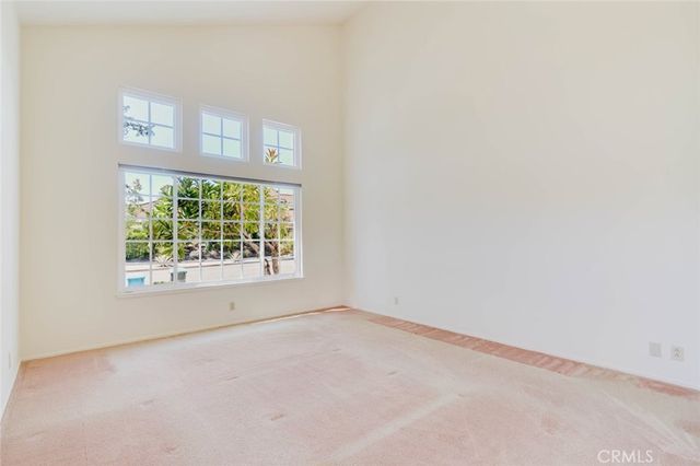 1005 Shoal Creek Court, Simi Valley, CA 93065