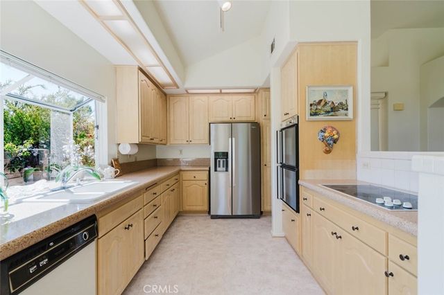 1005 Shoal Creek Court, Simi Valley, CA 93065