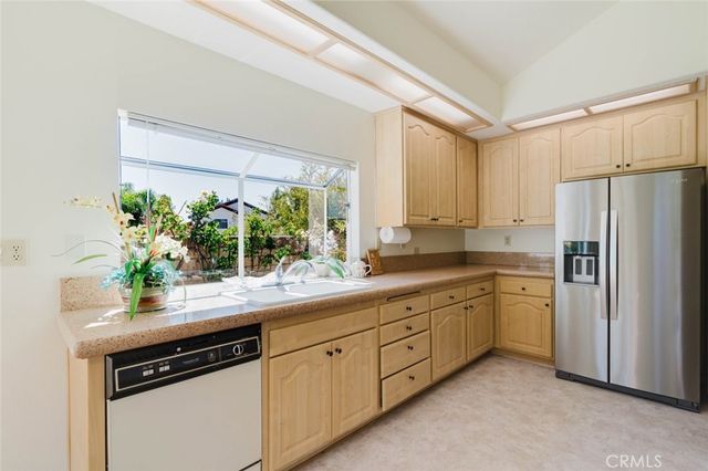 1005 Shoal Creek Court, Simi Valley, CA 93065