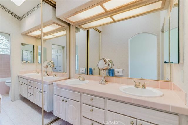 1005 Shoal Creek Court, Simi Valley, CA 93065