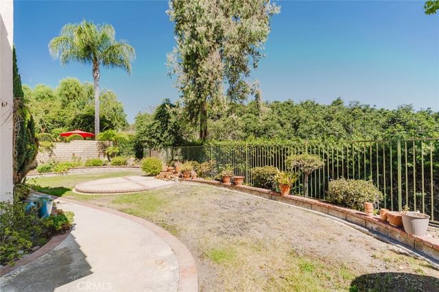 1005 Shoal Creek Court, Simi Valley, CA 93065