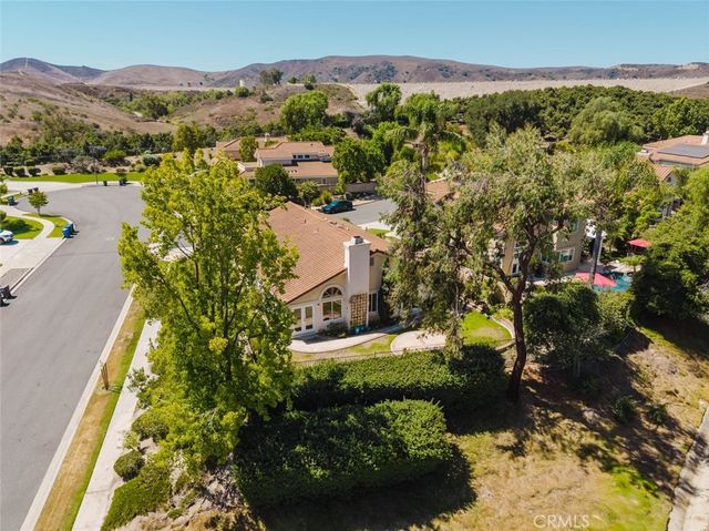 1005 Shoal Creek Court, Simi Valley, CA 93065