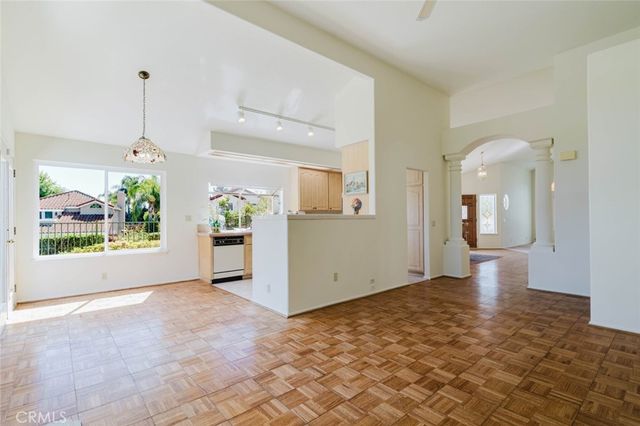 1005 Shoal Creek Court, Simi Valley, CA 93065