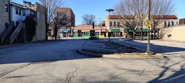 6681 N Northwest Highway, Chicago, IL 60631