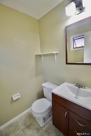 18 Amsterdam Avenue 3A, Bridgeport, CT 06606