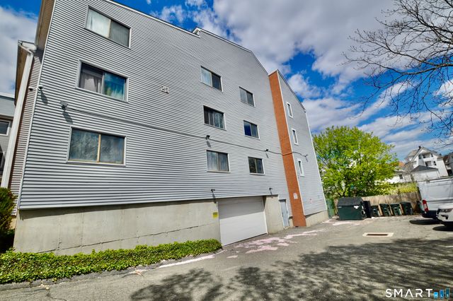 18 Amsterdam Avenue 3A, Bridgeport, CT 06606