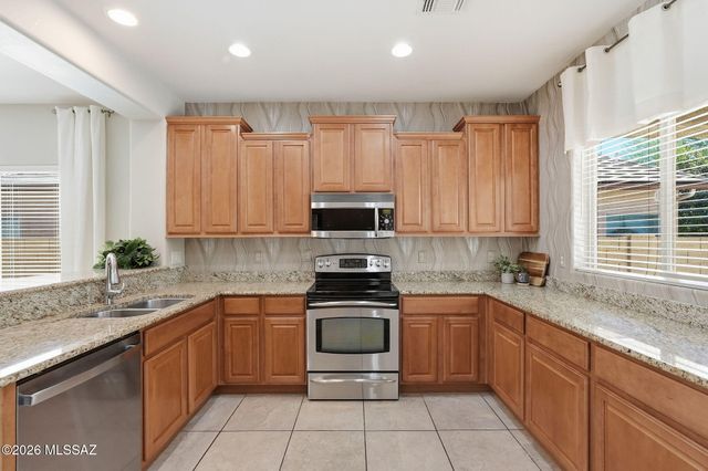 13497 N Garlenda Way, Oro Valley, AZ 85737