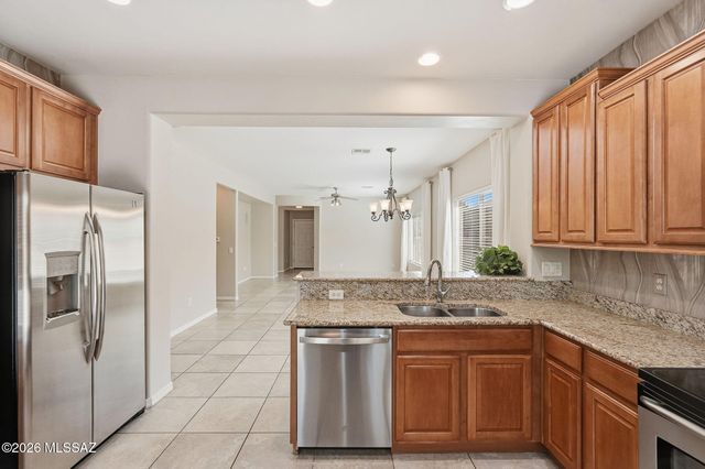 13497 N Garlenda Way, Oro Valley, AZ 85737