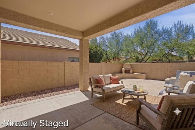 13497 N Garlenda Way, Oro Valley, AZ 85737