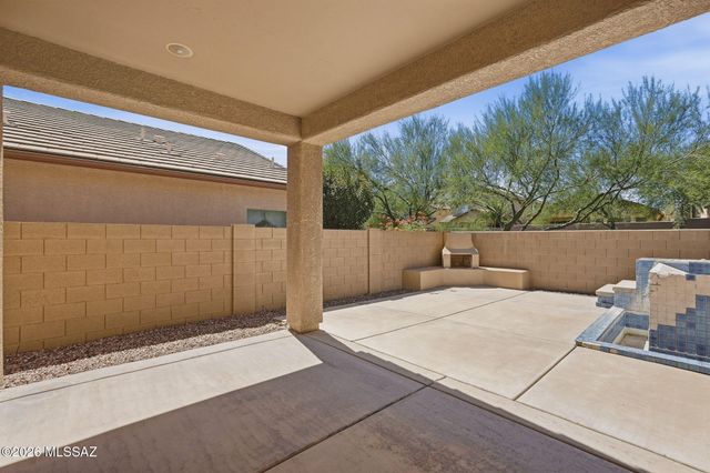13497 N Garlenda Way, Oro Valley, AZ 85737