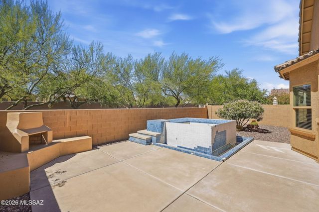 13497 N Garlenda Way, Oro Valley, AZ 85737