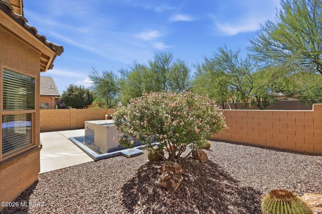 13497 N Garlenda Way, Oro Valley, AZ 85737
