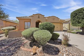 13497 N Garlenda Way, Oro Valley, AZ 85737