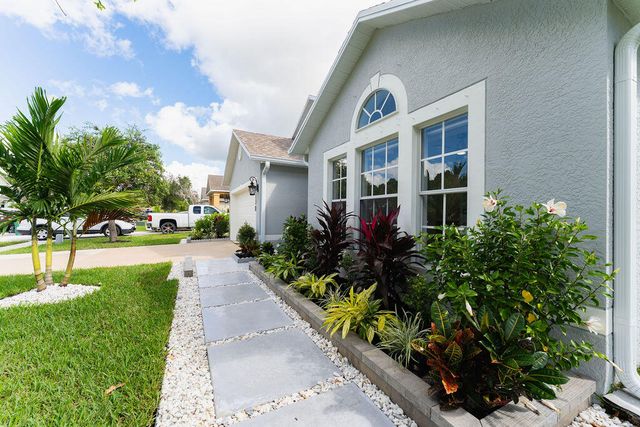 5138 NW WISK FERN Circle, Port St. Lucie, Port St Lucie, FL 34986
