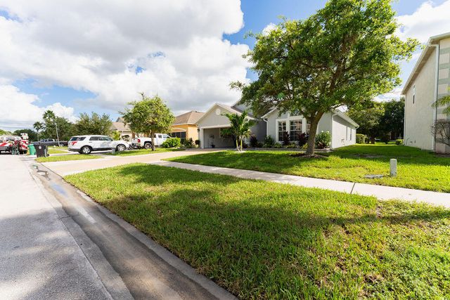 5138 NW WISK FERN Circle, Port St. Lucie, Port St Lucie, FL 34986