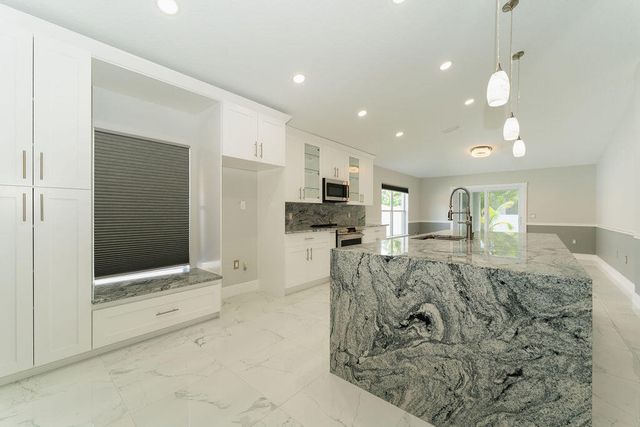 5138 NW WISK FERN Circle, Port St. Lucie, Port St Lucie, FL 34986