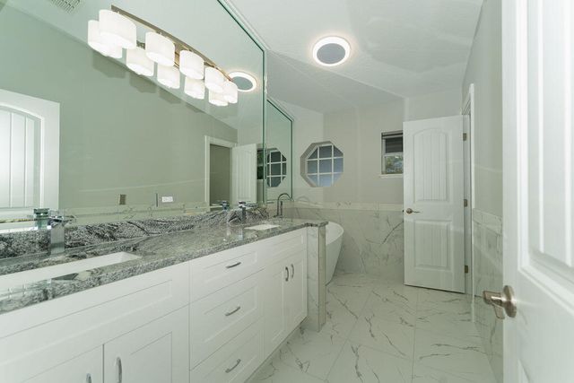 5138 NW WISK FERN Circle, Port St. Lucie, Port St Lucie, FL 34986