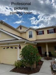 648 SPRING LAKE CIRCLE, Tarpon Springs, FL 34688