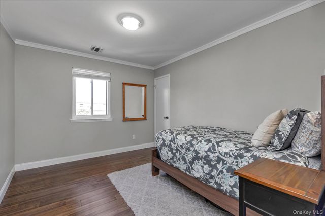 32 Ashley Circle, Commack, NY 11725