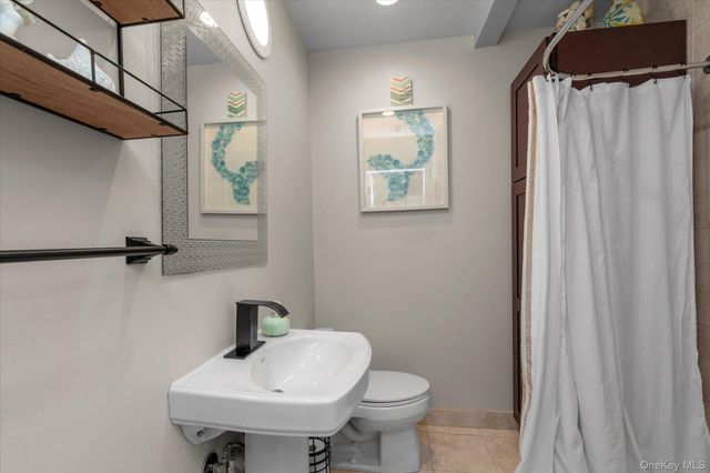 32 Ashley Circle, Commack, NY 11725