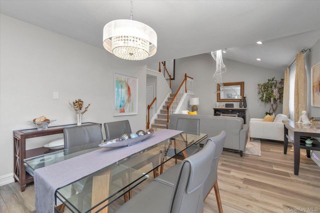 32 Ashley Circle, Commack, NY 11725