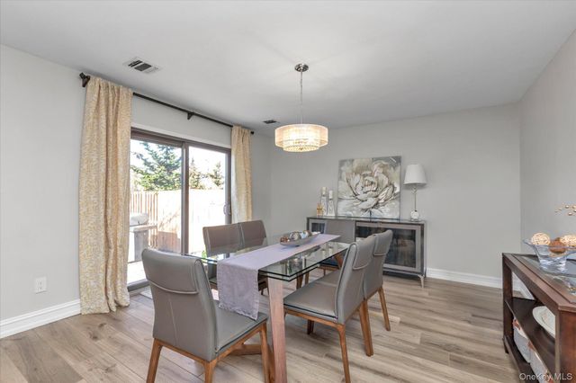 32 Ashley Circle, Commack, NY 11725