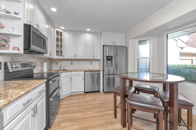 32 Ashley Circle, Commack, NY 11725