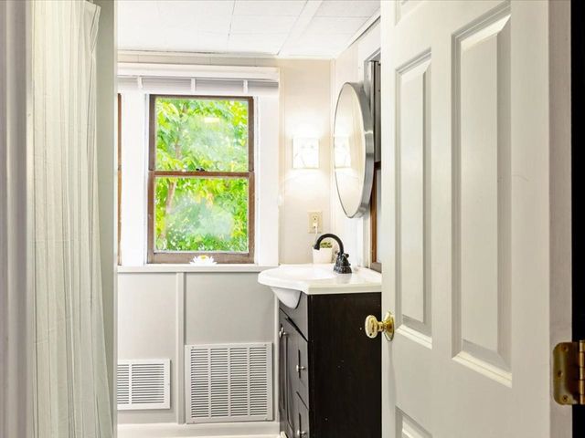 47 Pitkin Street, Burlington, VT 05401