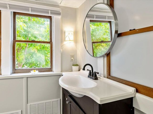 47 Pitkin Street, Burlington, VT 05401