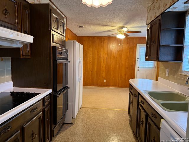 7110 Hickory Grove, San Antonio, TX 78227