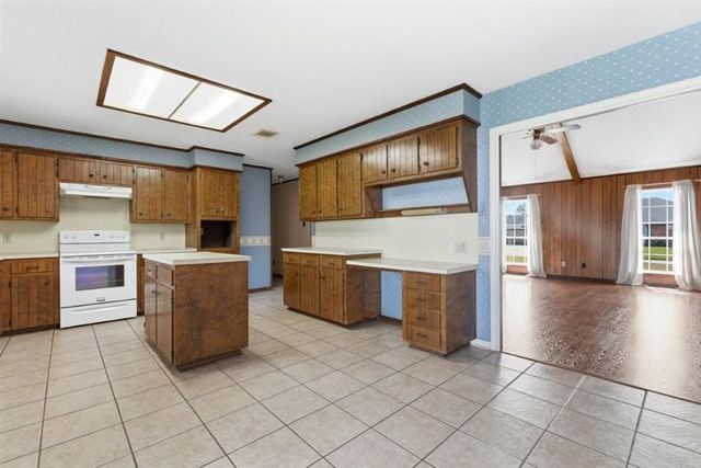 37 Eucaplytus Street, Sulphur, LA 70663