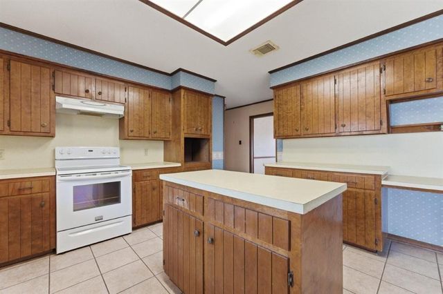 37 Eucaplytus Street, Sulphur, LA 70663