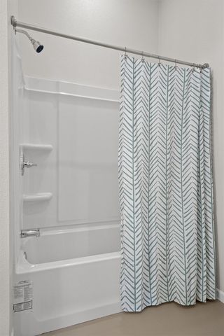 4992 Fm 1624, Lexington, TX 78947