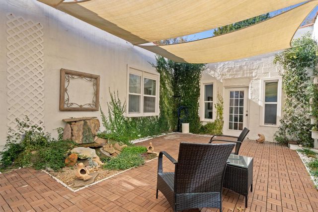 4992 Fm 1624, Lexington, TX 78947