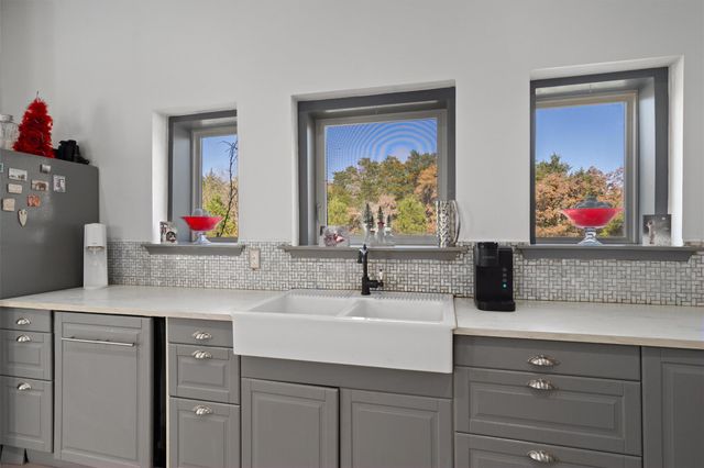 4992 Fm 1624, Lexington, TX 78947