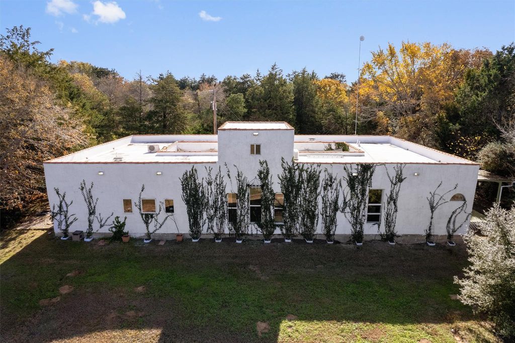 4992 Fm 1624, Lexington, TX 78947